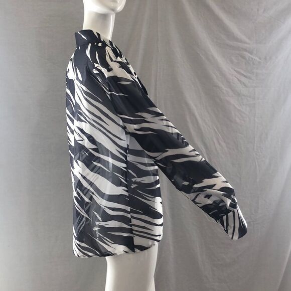 Vicki Wayne Top   - Picture 3 of 5